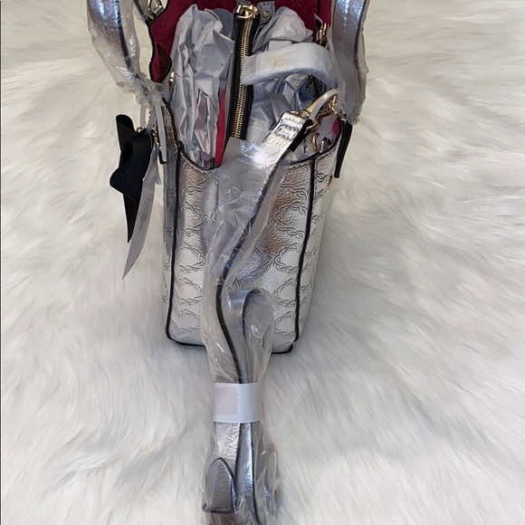 SOLD🚫 Betsey Johnson NWT crossbody/hand bag - Picture 9 of 10